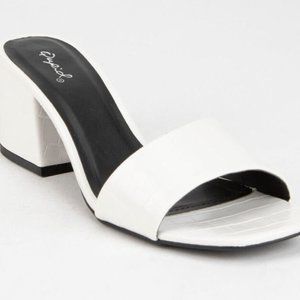 QUPID Crocodile Womens White Block Heels
